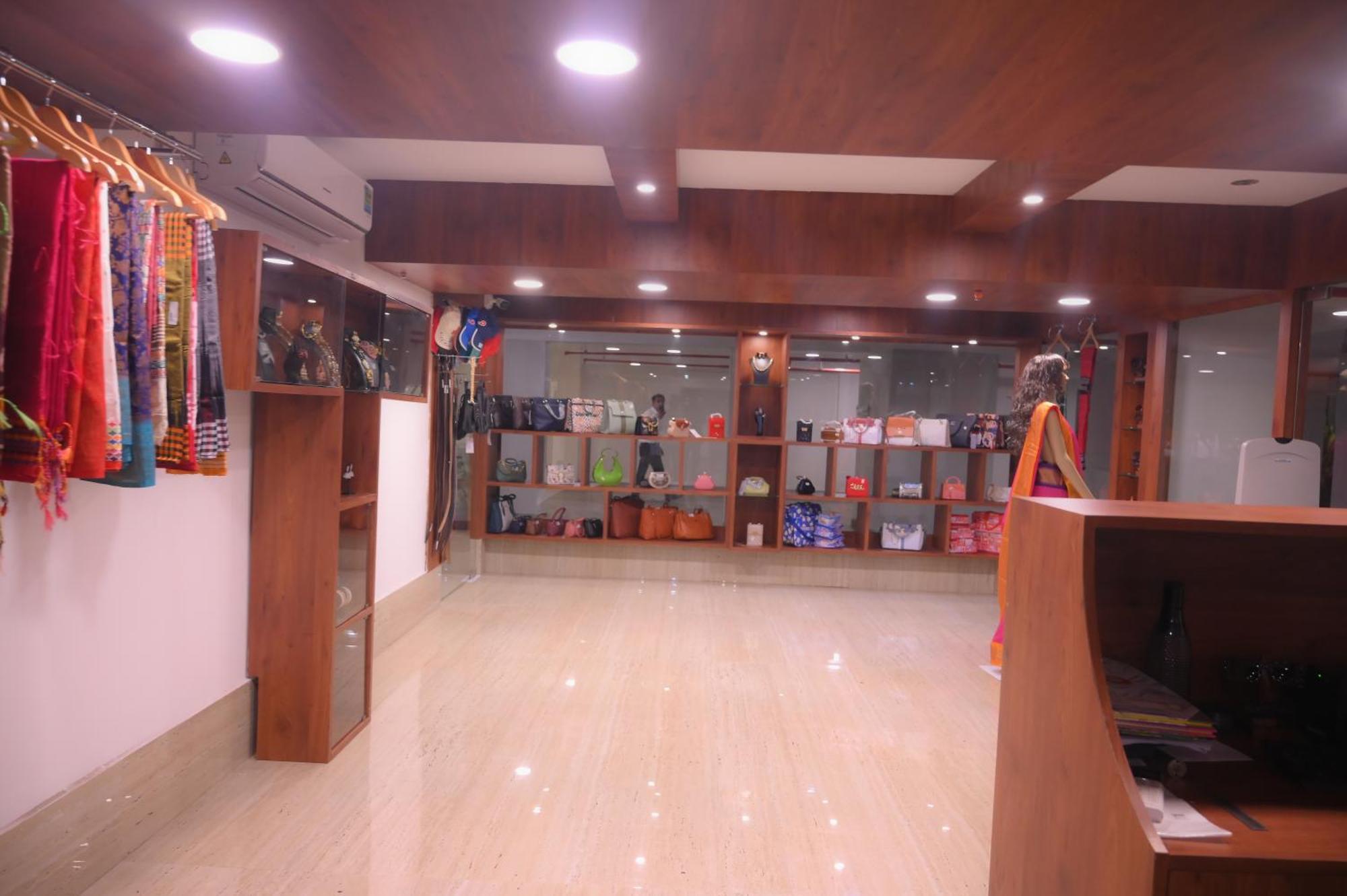 Seven Hills Hotel Puri Exterior photo